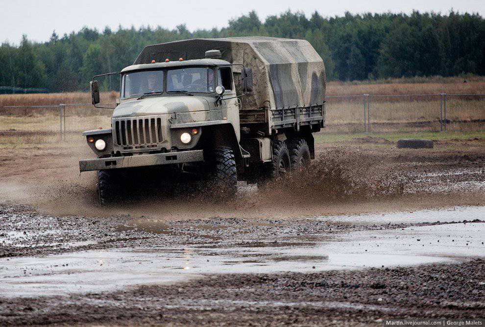 Доставка военной экипировки